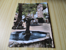 Delcampe - CPSM* Cotignac (83).Place De La Mairie - La Fontaine. - Cotignac
