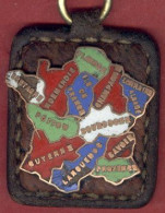 ** PORTE - CLEFS  REGION  De  FRANCE ** - Porte-clefs