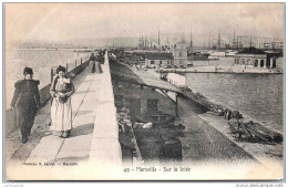 13 MARSEILLE - Sur La Jetee - Zonder Classificatie