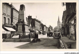 AX-BFP1-0218-14 - LIVAROT - La Place - Le Monument Et L'église - Commerces - Livarot