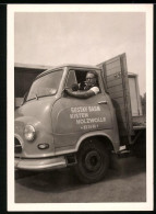 Fotografie Lastwagen Hanomag Kurier, LKW Pritsche Gustav Baum - Kisten Und Holzwolle - Cars