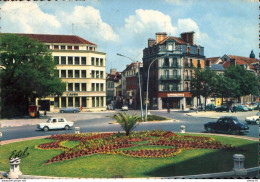 10 - Troyes - Le Rond Point Patton - Troyes