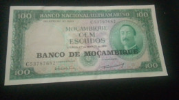 MOZAMBİK--    100  ESCUDO - Mozambique