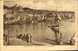 CPA Trouville Le Port Bateaux Peche Pecheur - Trouville
