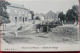 Houyet-lez-Dinant - Entrée Du Village - Other & Unclassified