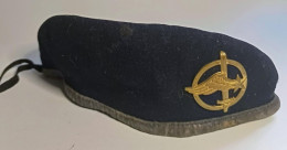 Béret Commando Parachutiste De L'air Modèle 1961 Guerre D'Algérie, Militaria CPA - Copricapi