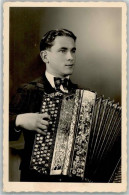 52307966 - - Musik