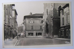 FRANCE - AIN - CHATILLON-SUR-CHALARONNE - Place De L'Eglise Et Rue Président Carnot - Châtillon-sur-Chalaronne