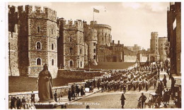 ANGLETERRE GUARD TETOURN NG FROM WINDSOR CASTLE - Windsor Castle