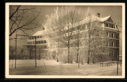 AK Traunstein, Wohnhaus Mit Spielplatz Im Winterkleid - Traunstein