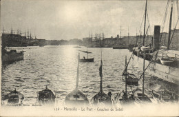 CPA Marseille Le Port Coucher De Soleil Bateaux - Vieux Port, Saint Victor, Le Panier