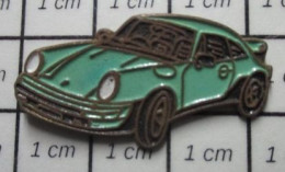 811A Pin's Pins / Beau Et Rare / AUTOMOBILES / PORSCHE CARRERA VERT ANIS - Porsche