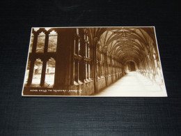 87776-          WELLS, THE CLOISTERS - Wells