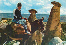 Animaux - Anes - Turquie - Turkey - Les Cheminées De Fée Près De Urgup - Donkeys - Burros - Esel - Asini - CPM - Voir Sc - Anes