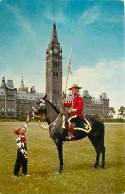 Animaux - Chevaux - Etats-Unis - Mountie At Peace Tower With Boy In Cowboy Costume - Voir Scans Recto Verso - Chevaux