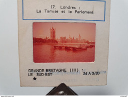 Photo Diapo Diapositive Slide Grande Bretagne ENGLAND Angleterre Du Sud LONDON Tamise Et Parlement Barges VOIR ZOOM - Diapositives (slides)