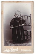 Fotografie Weingard, Ottweiler, Portrait Süsses Kleinkind Im Samtkleid Mit Flanierstock - Anonymous Persons