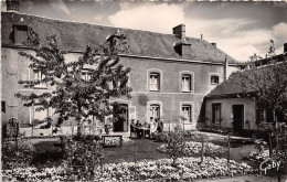 COURTALAIN Hotel Restaurant Du Cheval Blanc Son Jardin Fleuri Cuisine Bourgeoise 29(scan Recto-verso) MA1223 - Courtalain