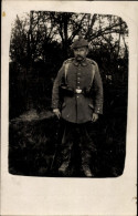 Photo CPA Deutscher Soldat In Uniform Mit Marschgepäck, Standportrait - Other & Unclassified