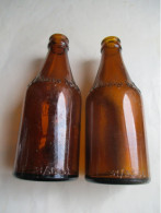 Lot Van 2 Stuks Oude Bruine F BIERFLESSEN    1954--1957   ABBAYE  De  LEFFE ( Staat 2 X  Op Iedere Fles ) - Bière
