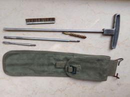 Pochette Avec Nécessaire De Nettoyage Carabine US M1 Ww2 Datée 1944 - Armas De Colección
