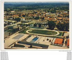 Carte Format 15x10,5cm   LANGON VUE AERIENNE CENTRE AERE  STADE  (recto / Verso ) - Langon