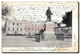 CPA Avignon (Vaucluse) Ancien Palais Des Archeveques Et Statue Du Brave Crillon - Avignon (Palais & Pont)