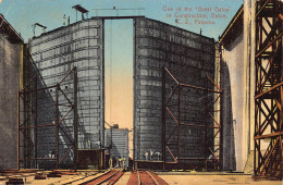 A880 Panama Canal Great Gate In Construction Gatun Vintage Postcard - Panama