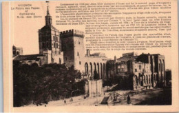 AVIGNON.  -  Le Palais Des Papes Et Cathédrale N-D Des Doms  -   CPA.  -  Non Circulée.  Voir Texte Au Recto - Avignon (Palais & Pont)
