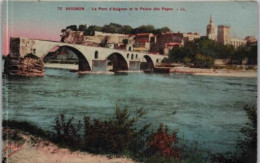 AVIGNON.  -  Le Pont D'Avignon Et Le Palais Des Papes  -   CPA.  -  Non Circulée.   Carte Colorisée. - Avignon (Palais & Pont)