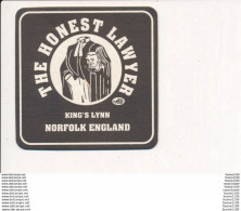 " SOUS BOCK " The Honest Lawyer King's Lynn Norfolk England ( Personne Avec La Tête Coupée ) Pub World ( Recto Verso ) - Sous-bocks