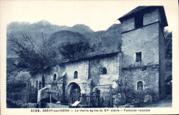 CPA Gresy Sur Isere La Vieille Eglise Du XV Siecle Fontaine Romaine - Gresy Sur Isere