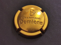 PLAQUE DE  MUSELET ESTAMPEE CHAMPAGNE DEMIERE-CUIVRE - Taittinger