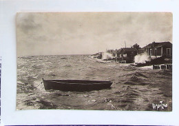► 17. CHATELAILLON PLAGE Cpsm Hameau De Pêcheurs Et D'ostréiculteurs 1937-1948 (Moules) Des Boucholeurs (Pli En Coin) - Châtelaillon-Plage