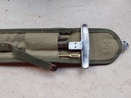 Pochette Avec Nécessaire De Nettoyage Carabine US M1 Ww2 Datée 1944 - Armas De Colección