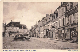 Romorantin * La Place De La Paix * Librairie COUEYRET * Automobile Voiture Ancienne - Romorantin