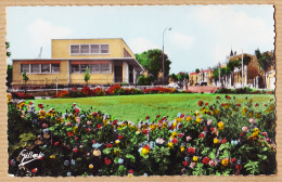 22199 /  ROCHEFORT-sur-MER 17-Charente-Maritime Carrefour Et Etablissement Thermal 1950s GILBERT Jarnac R.T 37 - Rochefort