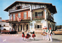 64 BIDART LA DANSE DES ARCEAUX - Bidarray