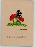 39797578 - Engel Sitzt Auf Dem Pilz - Other & Unclassified