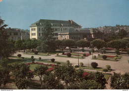 Delcampe - 19 - Brive - Le Square Charles Bondy Et La Poste - Brive La Gaillarde