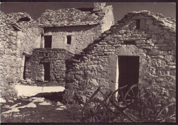CP Grand Format ( 17 X 11.5 Cm ) " Maisons En Pierres " - Chiese E Cattedrali