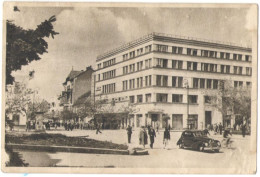 CLUJ,  ARCHITECTURE, BLOCK, BUILDINGS, VINTAGE CAR, CYCLIST, PEOPLE, POSTCARD, ROMANIA - Romania