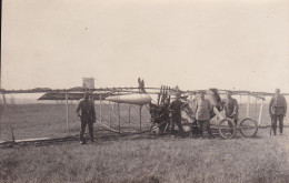Carte Photo Accident Avion Voisin Deperdussin Avril 1917 Camp D'Avord ? Cher - Incidenti