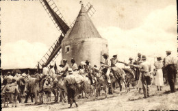 CPA Fontvieille En Provence Gardins Et Provencales Au Moulin De Daudet - Fontvieille