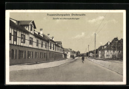 AK Grafenwöhr, Truppenübungsplatz, Strasse Mit Mannschaftslager - Grafenwoehr
