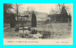 A898 / 233 27 - VERNON Chateau De Bizy Et Un Coin Du Parc - Vernon