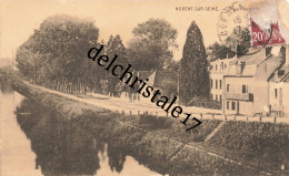 CPA 10 0039 NOGENT-sur-SEINE - Digue Perronnet - Animée Barque Sur La Seine - écrite Et Circulée - Nogent-sur-Seine