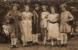 S31-017 Carte Photo Groupe De Théâtre à Château Du Loir Dans Les Années 1920 - Chateau Du Loir