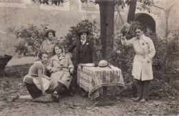 S31-020 Carte Photo Groupe De Théâtre à Château Du Loir Dans Les Années 1920 - Chateau Du Loir
