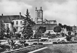 10 TROYES JARDIN DE LA PREFECTURE - Troyes